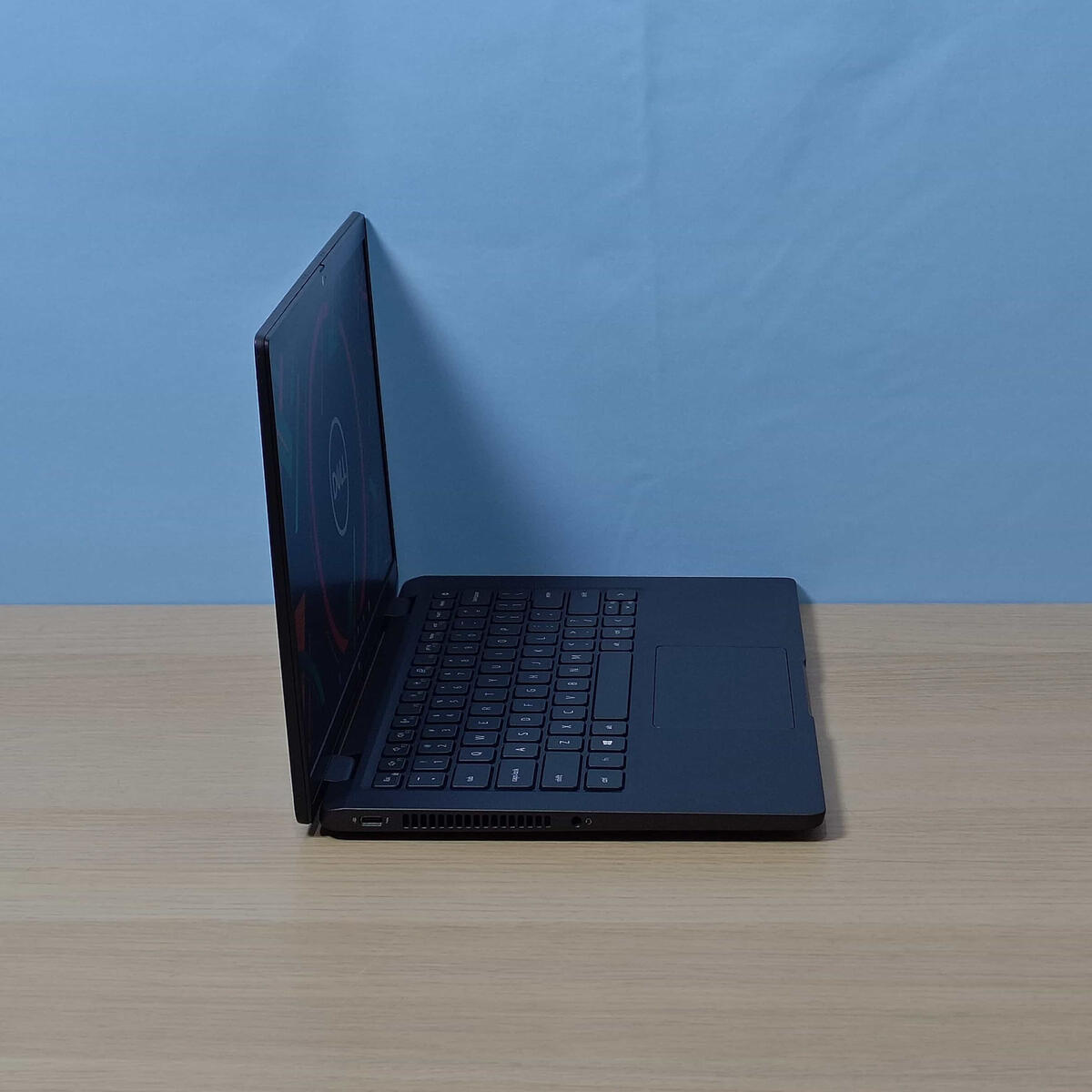 Dell Latitude 7320 Samping Kanan Butik Laptop