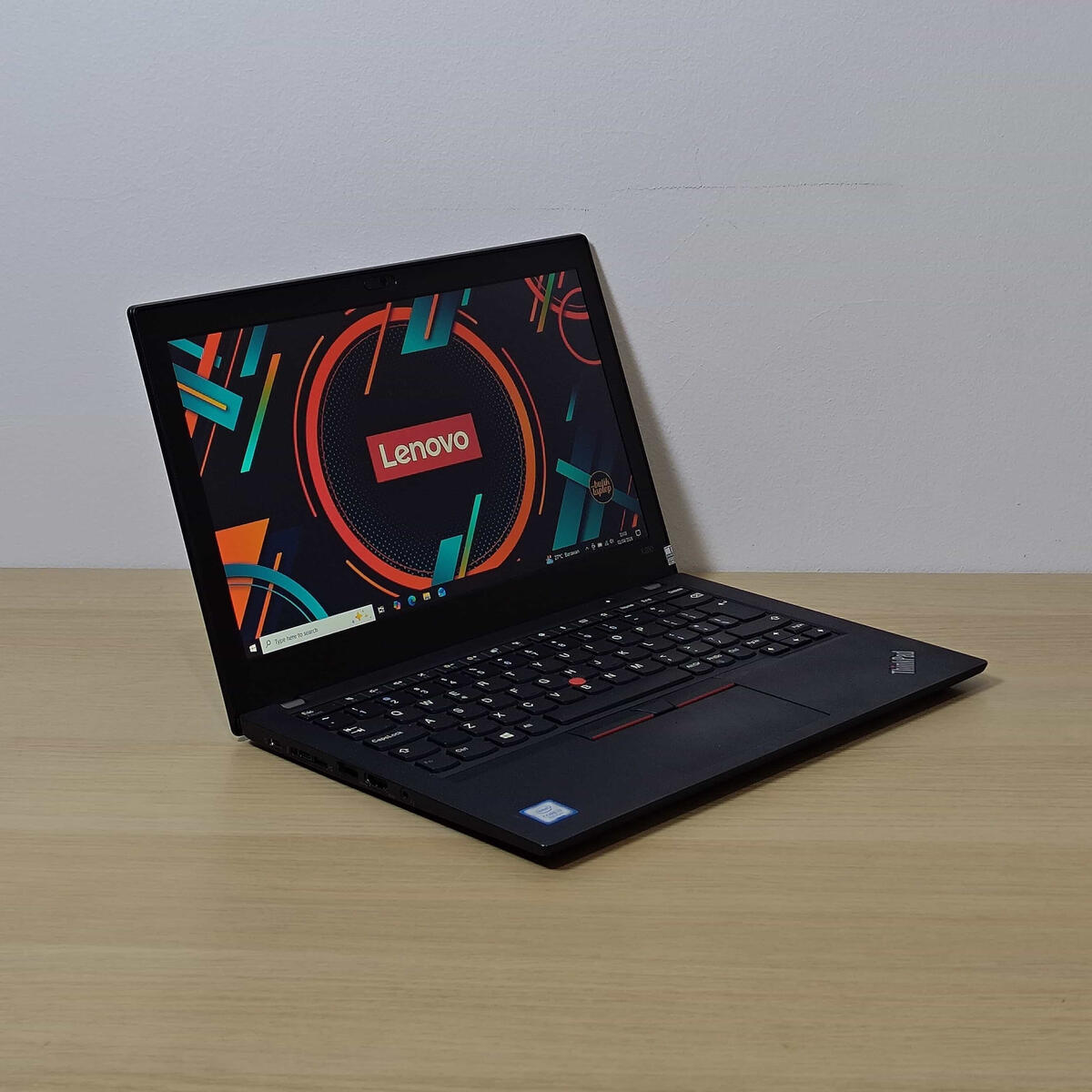 Lenovo Thinkpad X280 Depan Kiri Butik Laptop