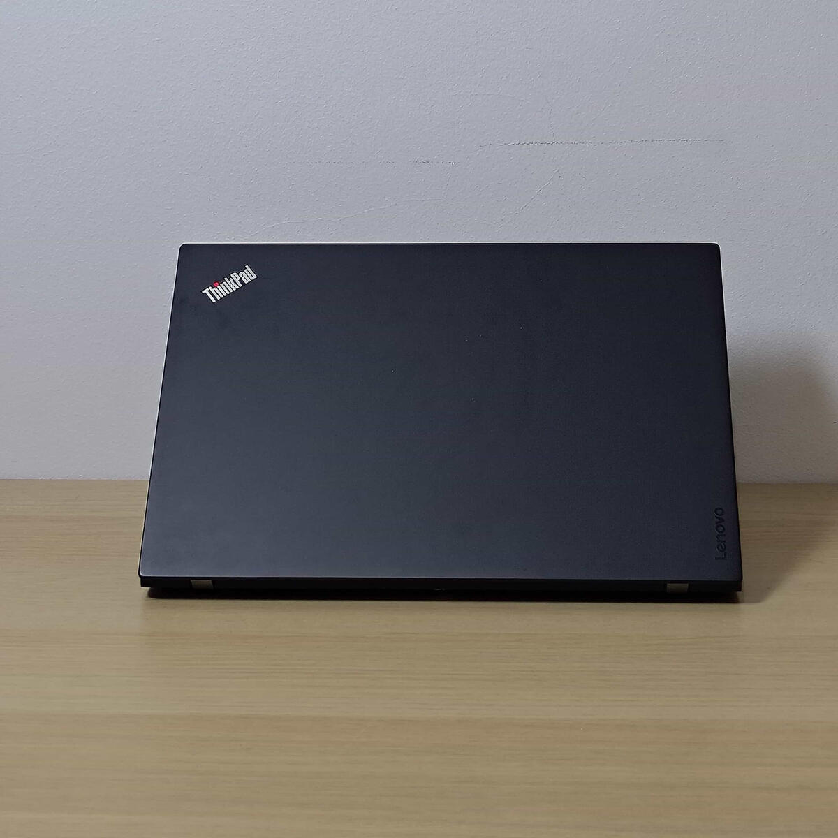 Lenovo Thinkpad T470s Belakang Tengah Butik Laptop