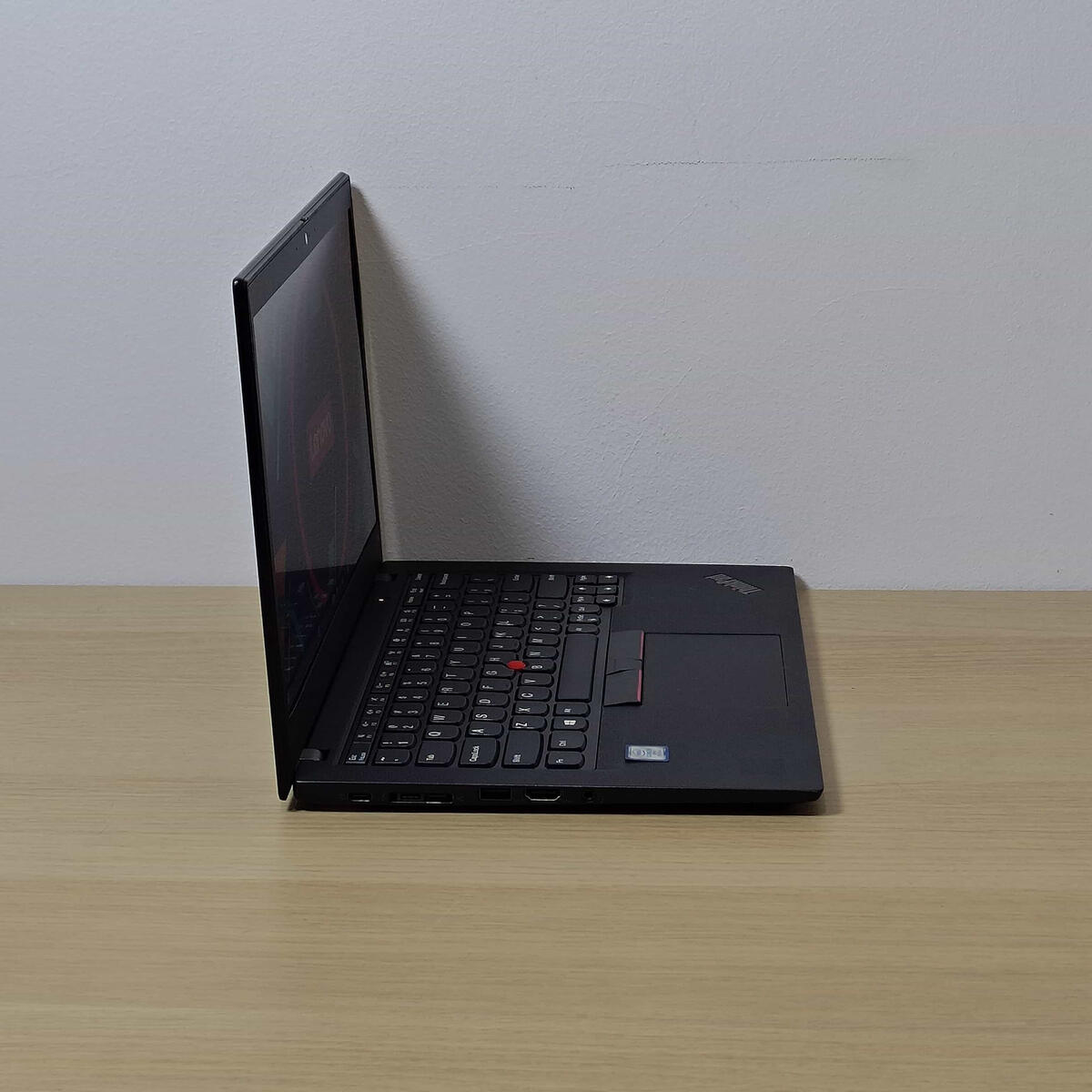 Lenovo Thinkpad X390 Samping Kiri Butik Laptop
