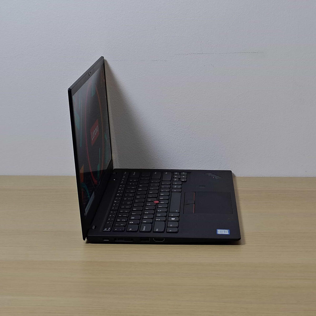Lenovo Thinkpad X1 Carbon Gen 6 Samping Kanan Butik Laptop
