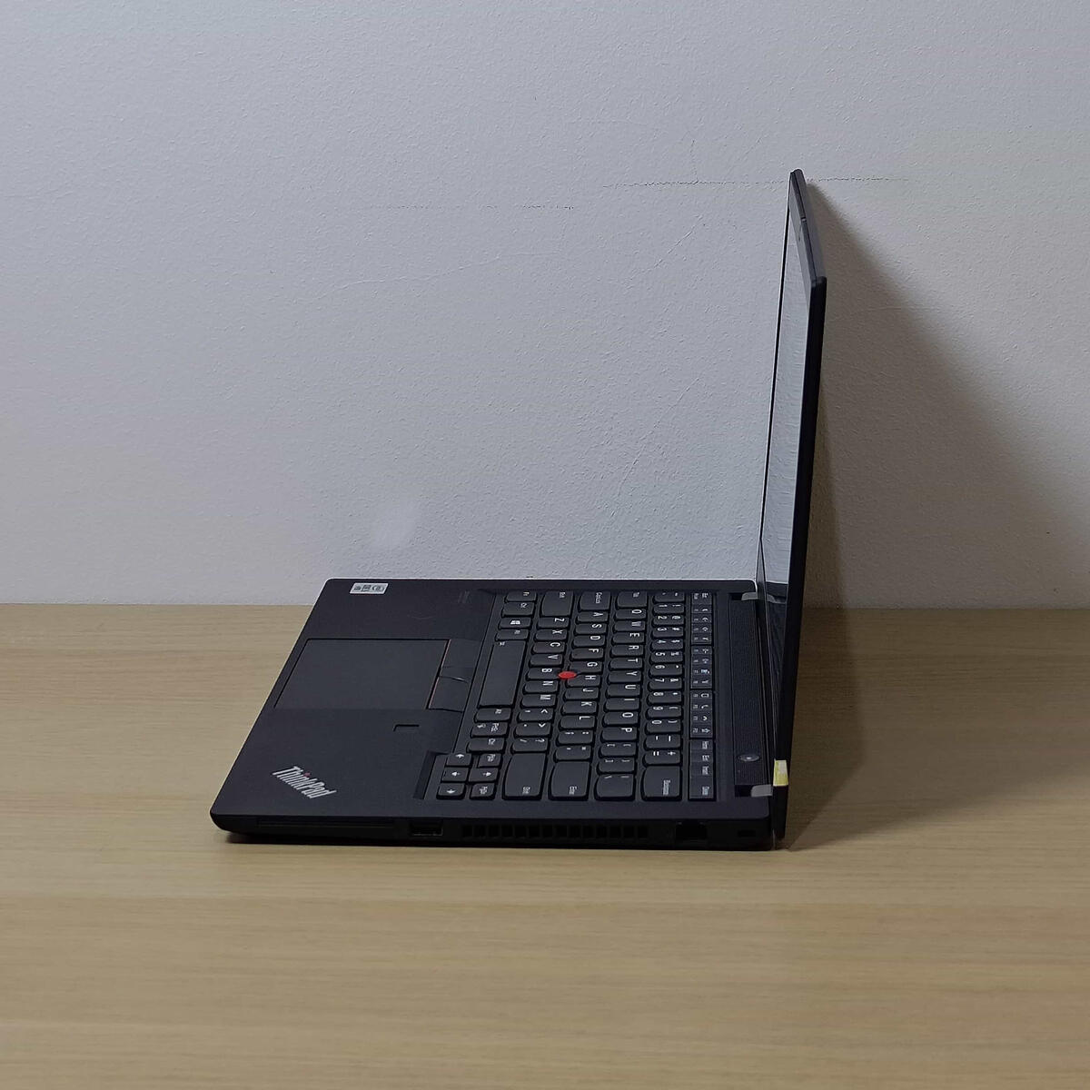 Lenovo Thinkpad T14 Samping Kiri Butik Laptop
